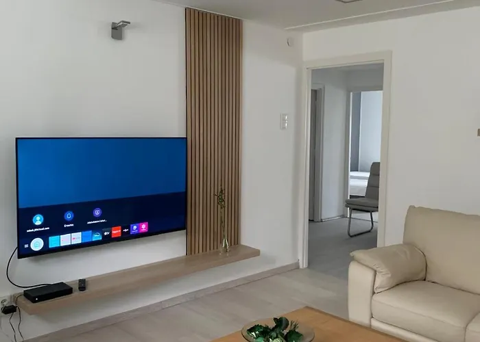 Panorama On The Hill With Free Garage Apartament